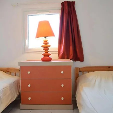 Familiale 8 Pers. A 600m De La Avec Piscine Et Terrasse Ensoleillee A Cap D'agde - Fr-1-249-103 Holiday home Agde